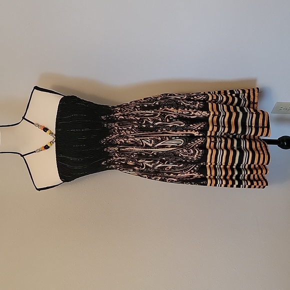 Beach dress - Picture 1 of 5